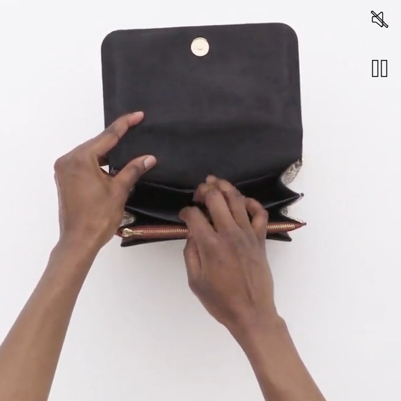 COACH Klare Crossbody In Signature Canvas With Rivets No. 90400 - Picture 5 of 17